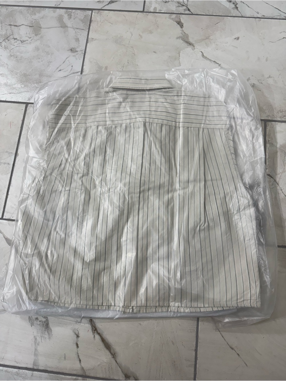 JW Anderson x Uniqlo Cropped Striped Button-Up Shirt in Cream Size XXS NWT - Picture 4 of 4